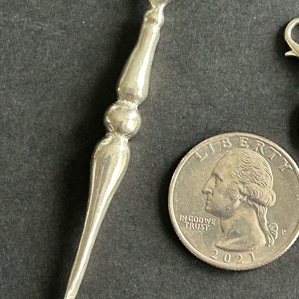 Set of 5 sewing themed silver charms - Picture 4 of 6